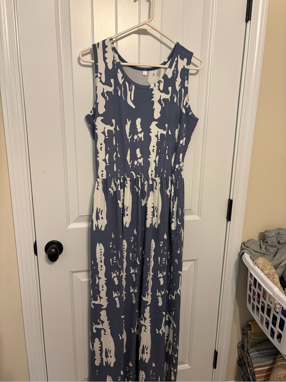 Sleeveless Blue and White Printed Maxi Dress
